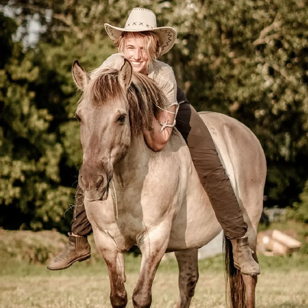 Holistic Heart Offering - Anna Heldt