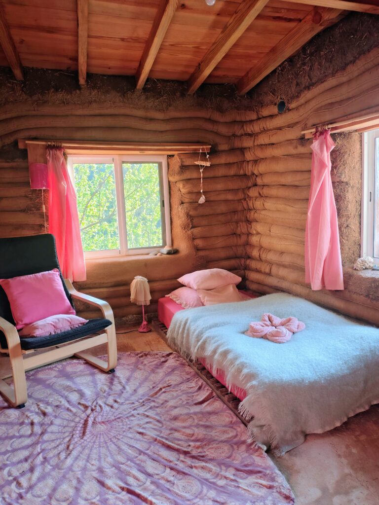 natural retreat clay house room